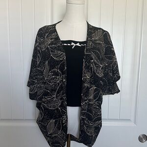 Black leaf kimono top